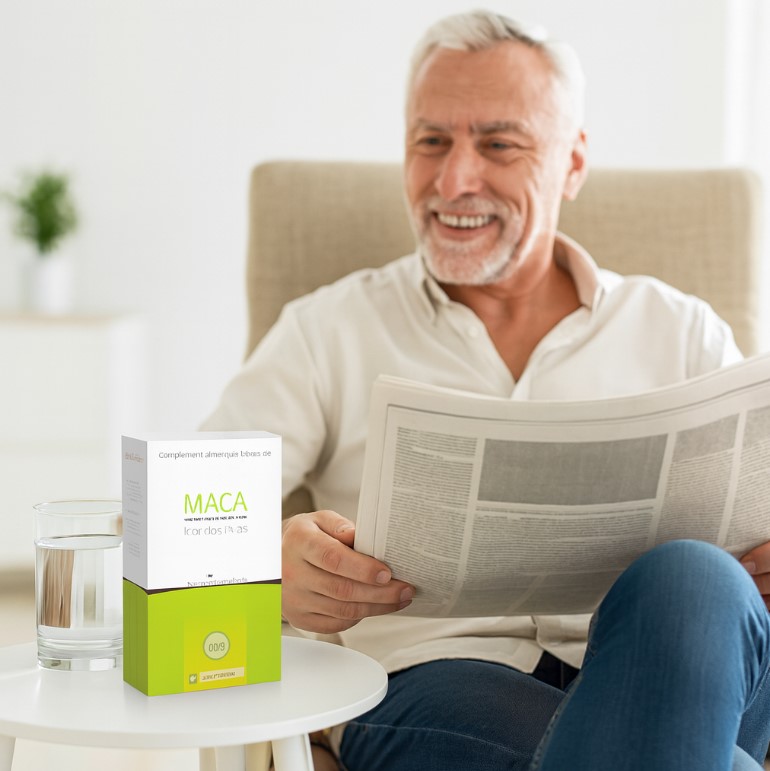 grand père qui prend de la maca bio